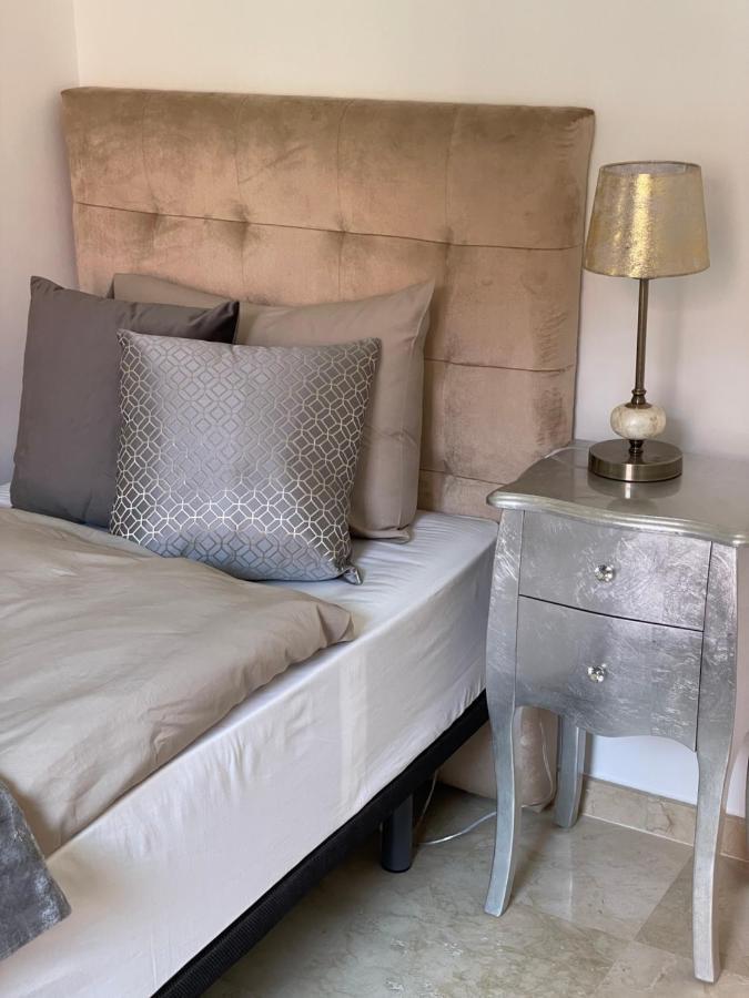 Calahonda Luxury Apartment With A Stunning Sea View Михас Экстерьер фото