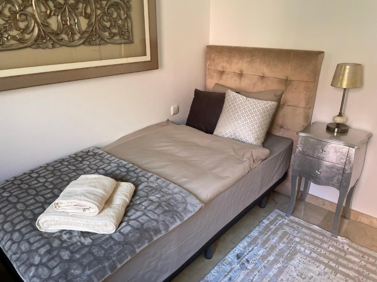 Calahonda Luxury Apartment With A Stunning Sea View Михас Экстерьер фото