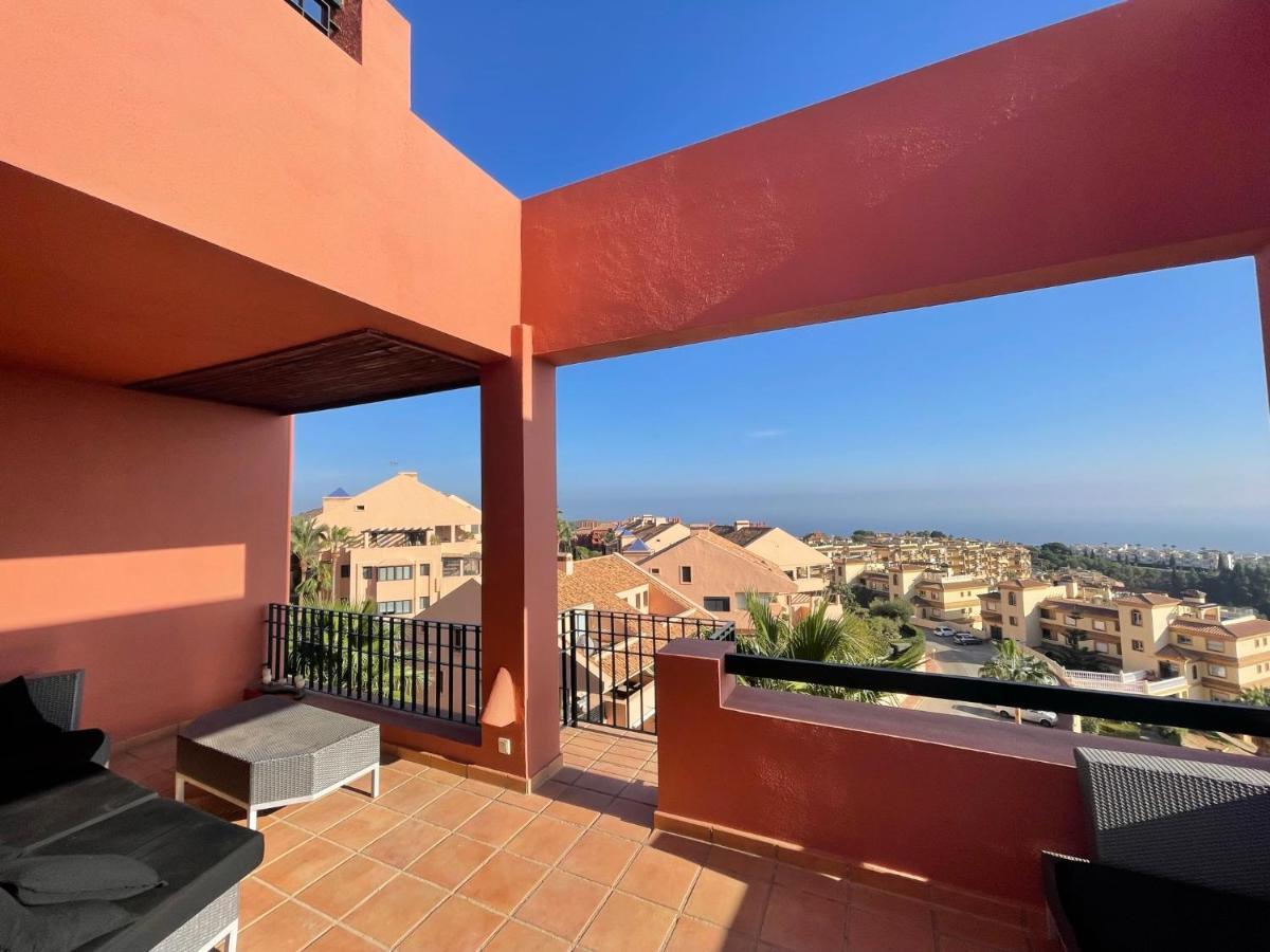 Calahonda Luxury Apartment With A Stunning Sea View Михас Экстерьер фото